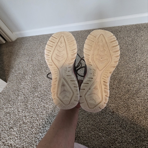 Fila gray gym shoes little girls size 13 - Picture 5 of 8